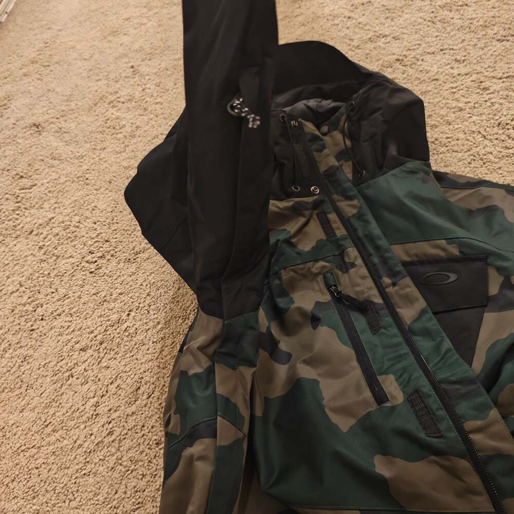 Oakley Core Divisional RC Insulated Jacket B1B Camo Hunter XL - Picture 6 of 7